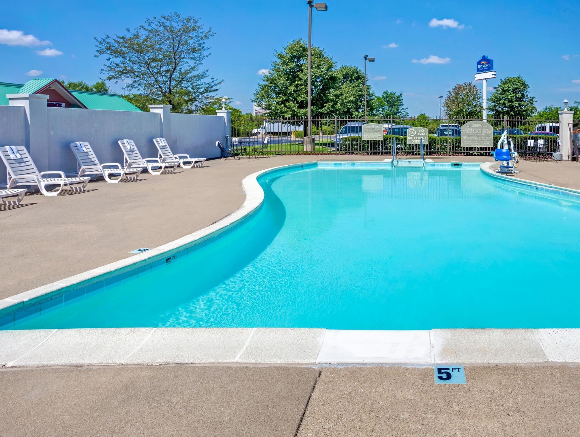 Baymont By Wyndham Louisville Airport South Экстерьер фото