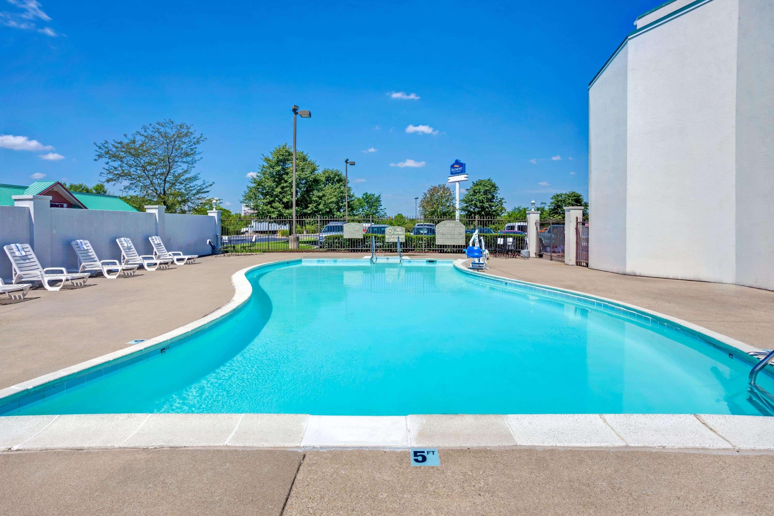 Baymont By Wyndham Louisville Airport South Экстерьер фото